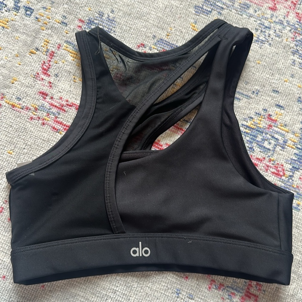 Alo Airlift Crescent Rip Sports Bra - Picture 3 of 4